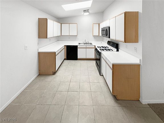 2nd image of 2100 Port Ave