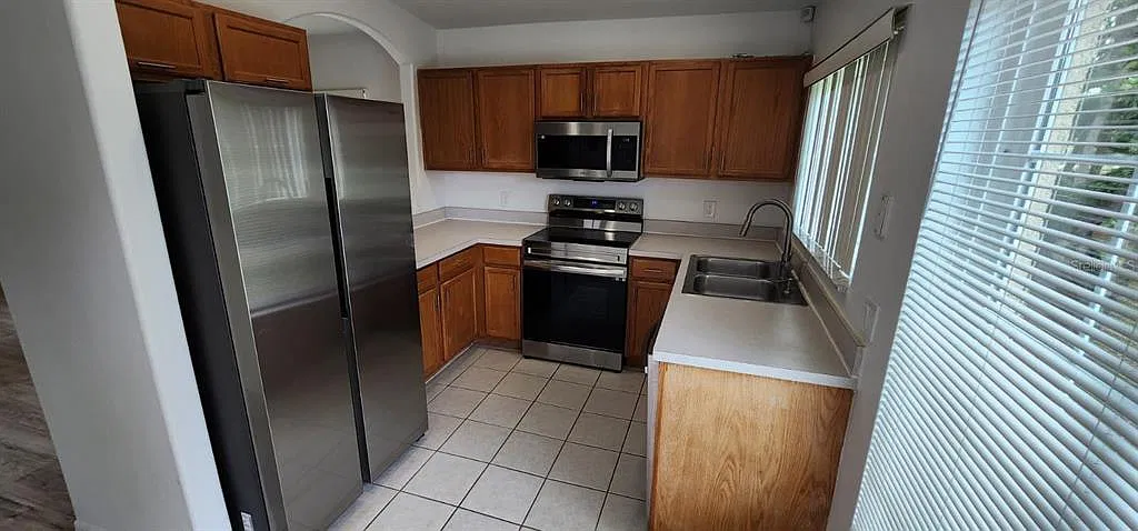 3 bed, 2.0 bath, 1136 sqft, $1,750 — Photo 3