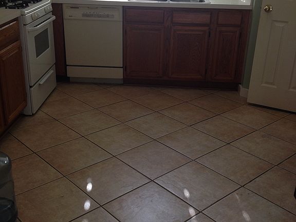 3rd image of 937 E Cannady Cir