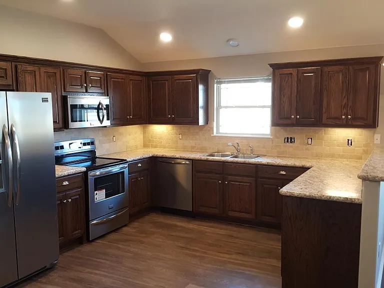 503 Tyler St #B — Photo 2