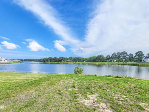 108 Sunset Blvd #35, Cape Charles, VA 23310