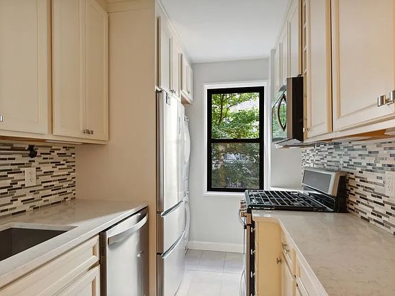 3rd image of 425 E 79th St APT 2D