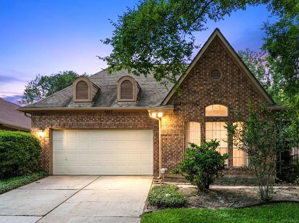 4215 Valley Glade Dr