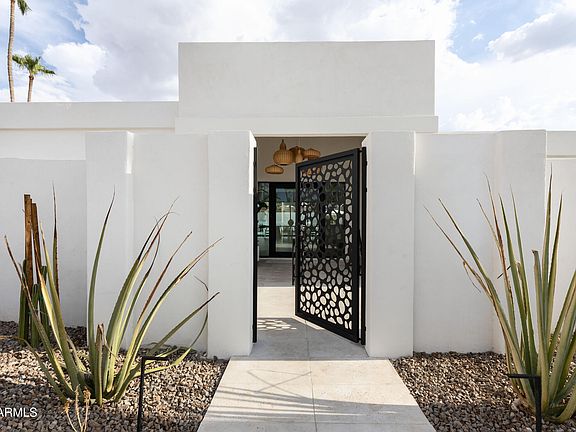 3rd image of 6511 E DREYFUS Avenue