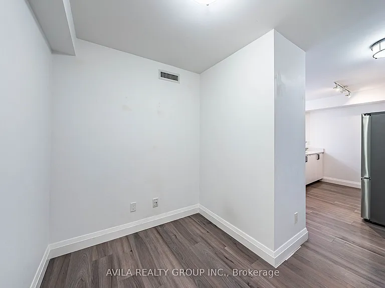 8 Trent Ave #704 — Photo 24