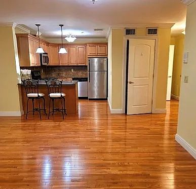 1st image of 510 Franklin Ave #19
