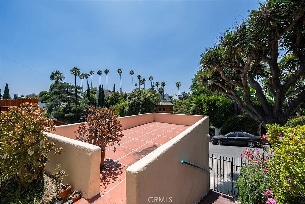 3 bed, 1116 sqft, $5,000 — Photo 3