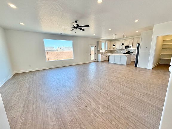 5th image of 4129 E El Capitan Way St