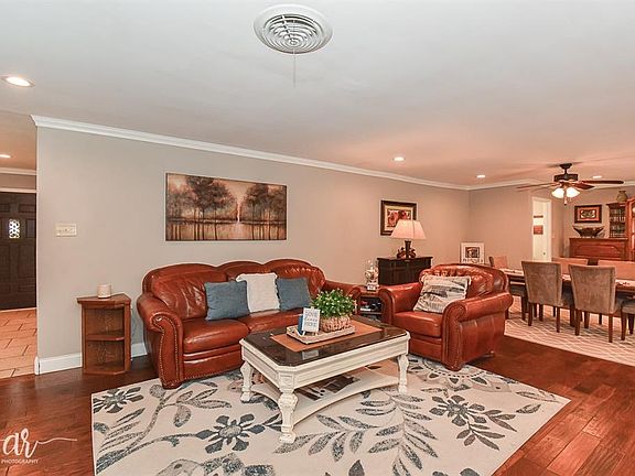 4th image of 2825 Ventura Dr