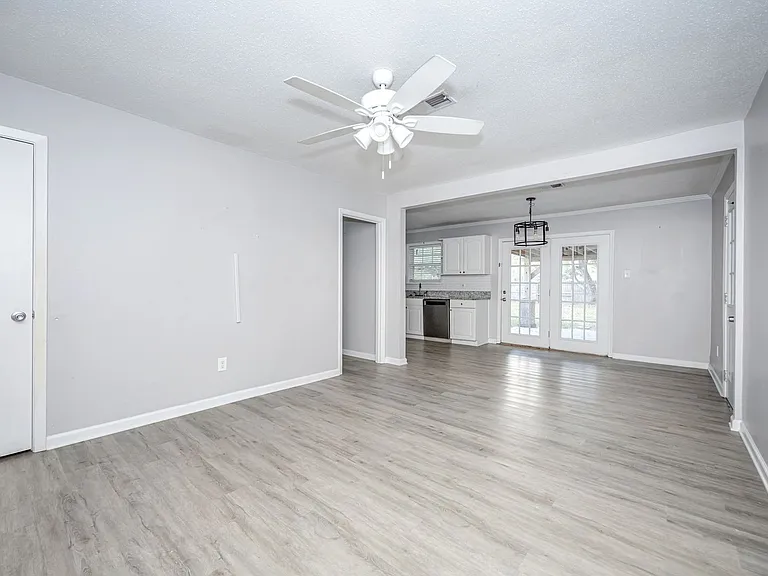 201 Audrey Cir — Photo 10