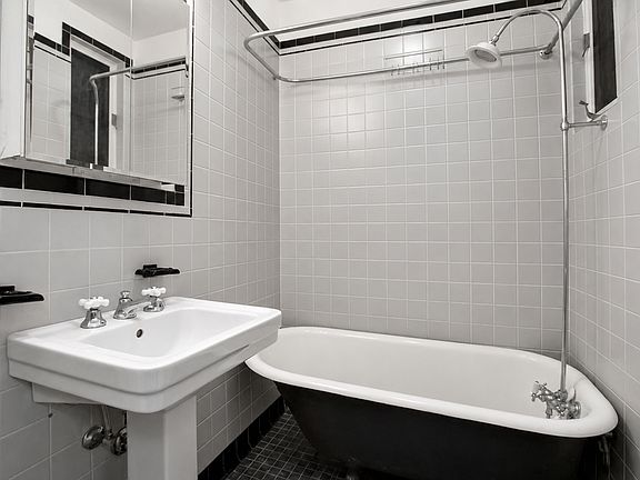 5th image of 84 Grove St APT 9
