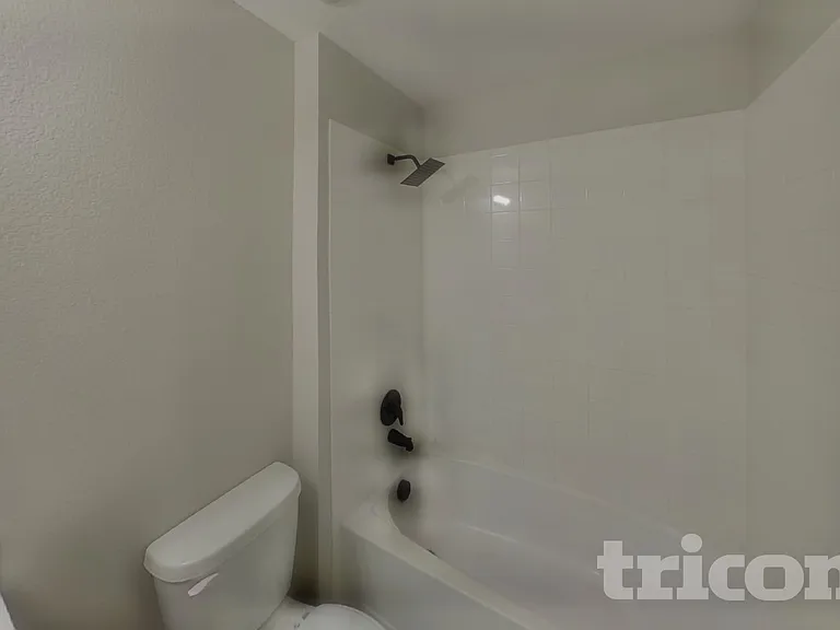 2511 Glen Hollow Dr — Photo 15