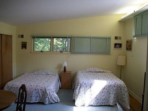 5th image of 380 Cedar Ln