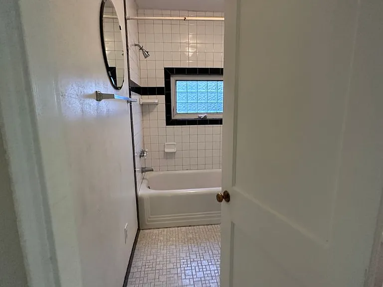 1115 S Maple Ave — Photo 18
