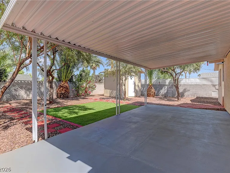 3896 Acapulco Ave — Photo 33