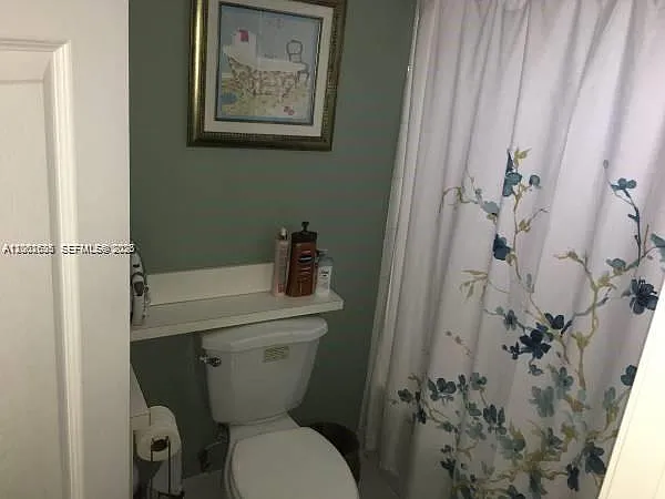 8067 NW 199th Ter — Photo 11