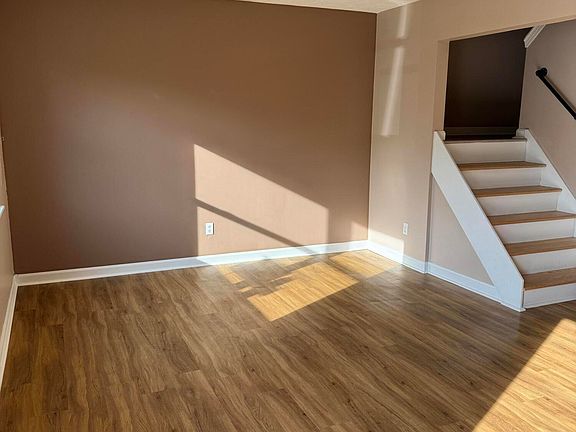 2nd image of 9814 Oakshire Dr