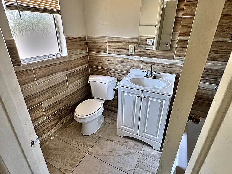407 Violet Ave #E — Photo 17