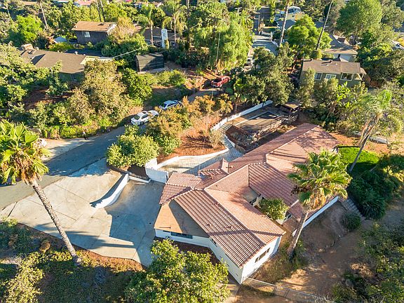 4th image of 4688 Mayapan Dr