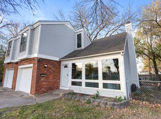 2624 SW 30th St, Topeka, KS 66611