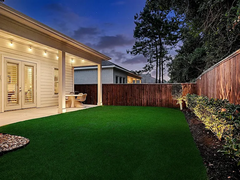 114 Crescent City Dr — Photo 22