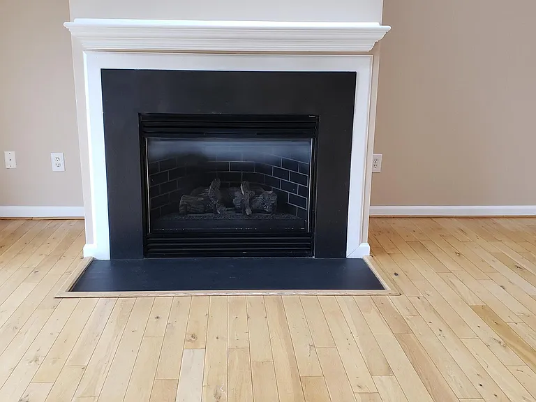 Gas fireplace