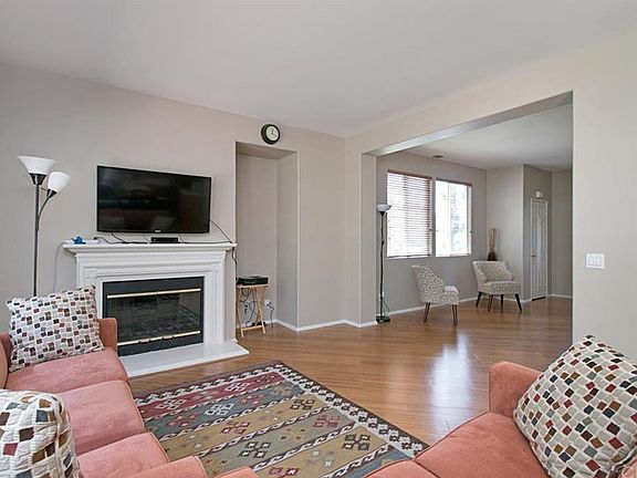 3rd image of 3 Hollyhock Dr