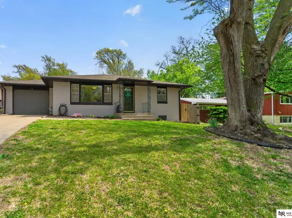 330 S 38th St, Lincoln, NE 68510