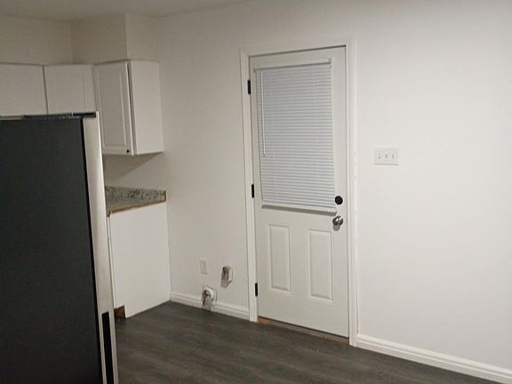 4th image of 226 Melwood St