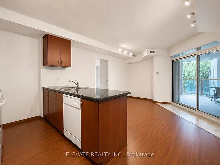 15 Maplewood Ave #203 — Photo 2