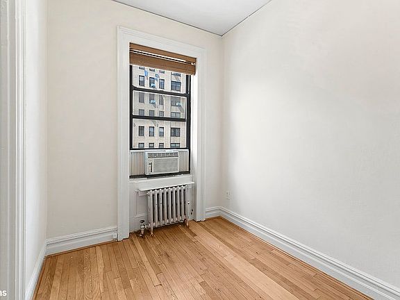 5th image of 242 8th Ave APT 4F