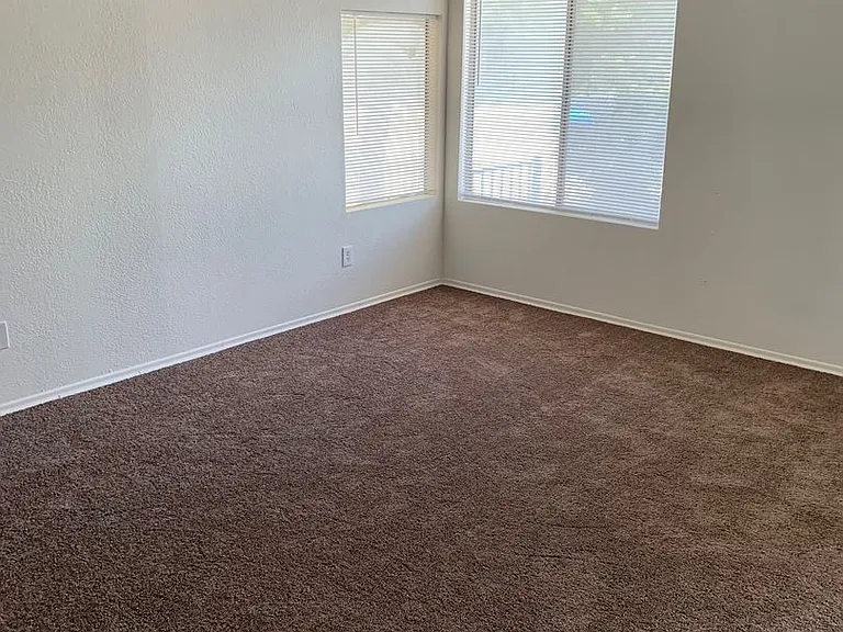 16221 Apple Valley Rd — Photo 20