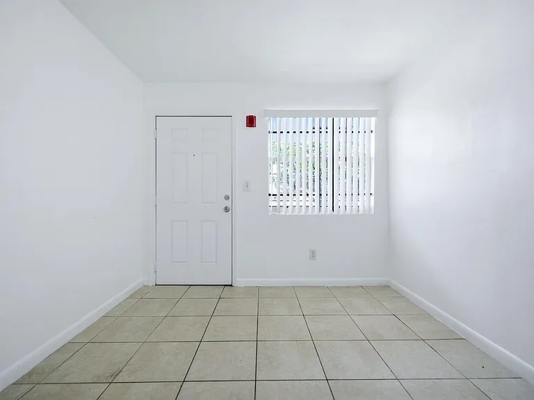 750 NW 56th St #4 — Photo 2