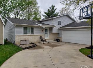 1320 Loch Loman Way, Lima, OH