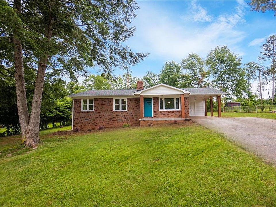 1st image of 108 Brookwood Dr