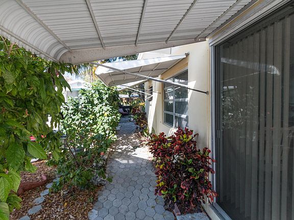 3rd image of 349 27th St Unit A