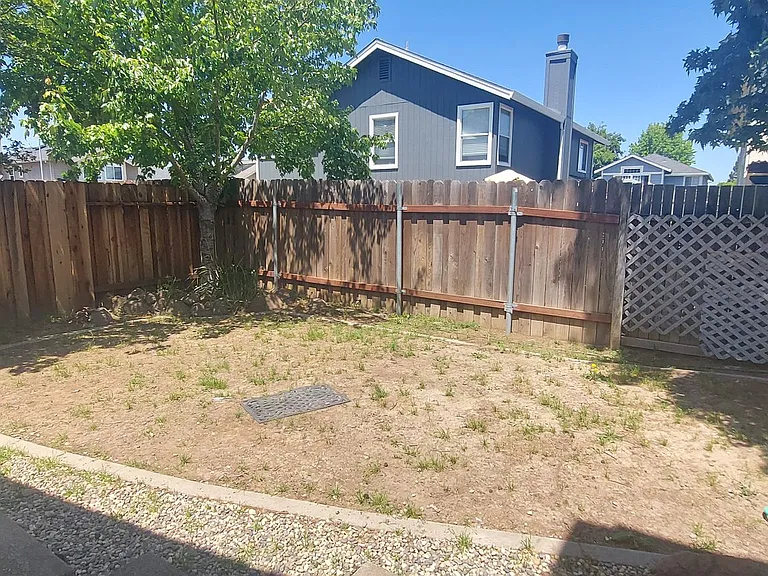 3835 Hunters Glen Pl — Photo 32