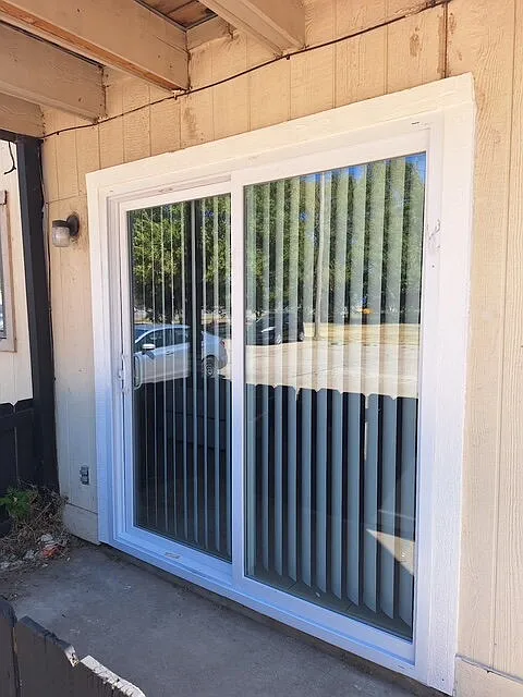 2 bed, 1.0 bath, $900 — Photo 2