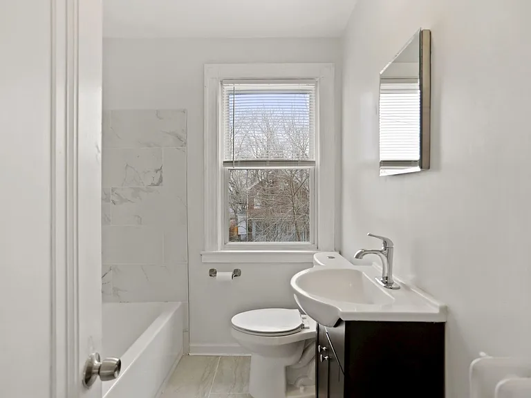 4312 10th St NE — Photo 15