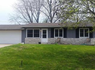 7741 Humbert Rd, Godfrey, IL 62035