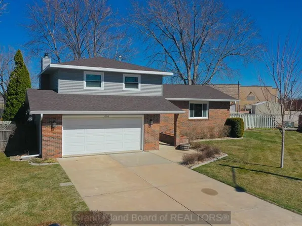1508 Spruce Rd, Grand Island, NE 68801