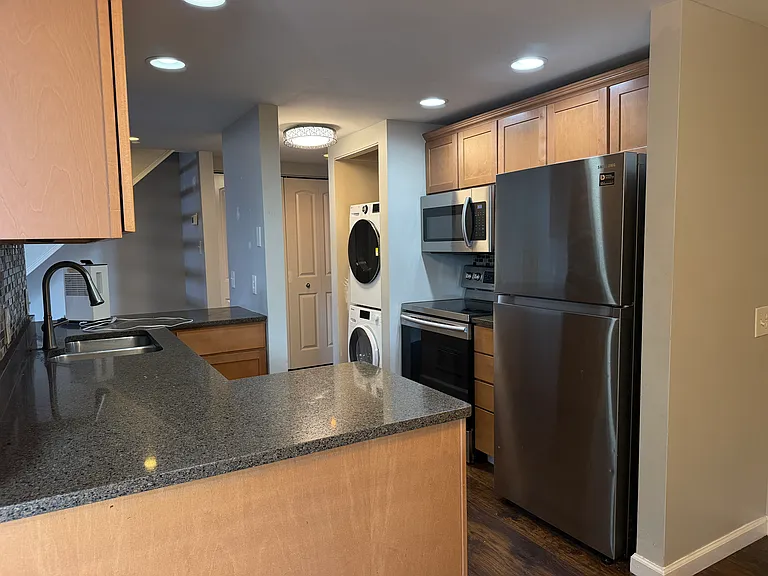 1054 S Kingshighway Blvd #N — Photo 1