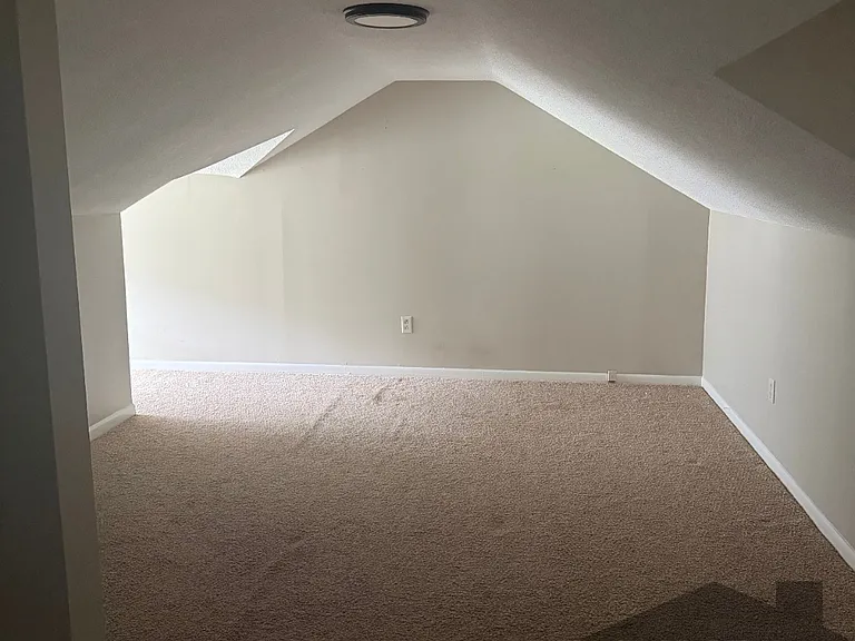 2150 Estaline Dr — Photo 8