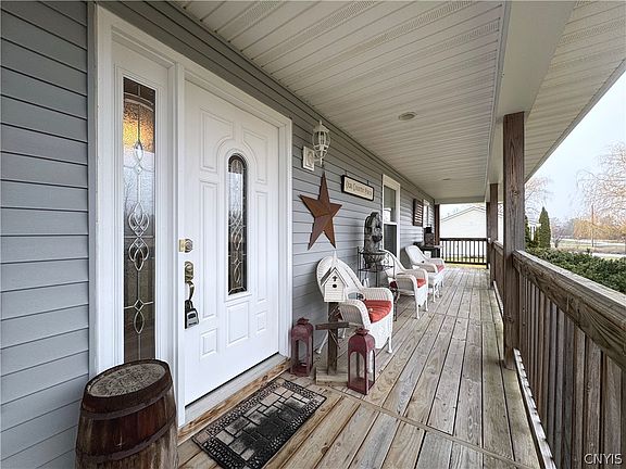 3rd image of 26998 Lafave Rd