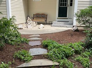 18 Gowing Ln, Amherst, NH 03031