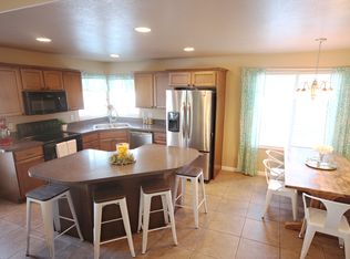 566 W 2975 S, Syracuse, UT 84075