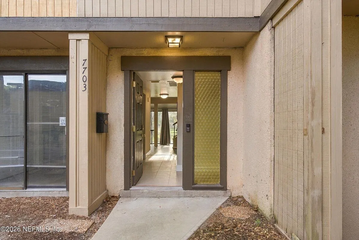 2 bed, 3.0 bath, 1389 sqft, $1,450 — Photo 3
