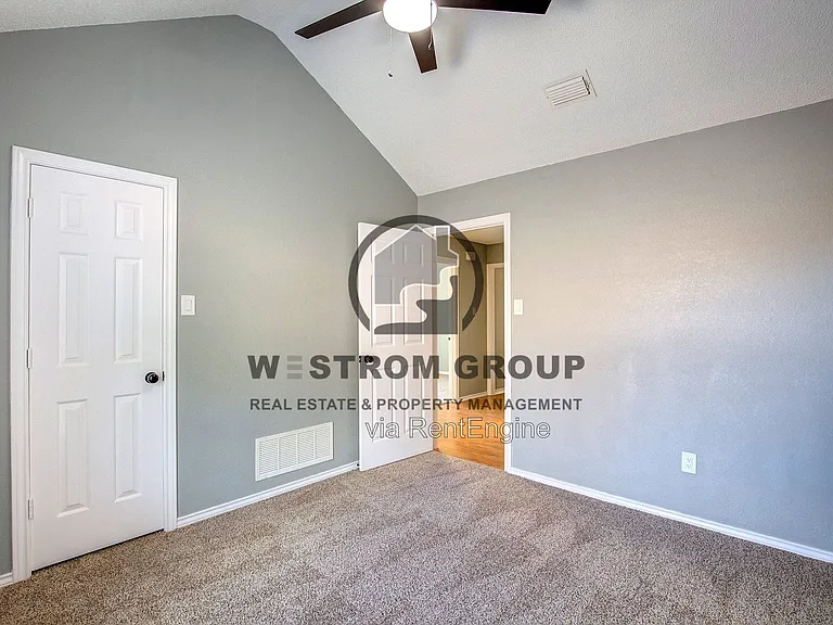 3914 Meadow Dr — Photo 33