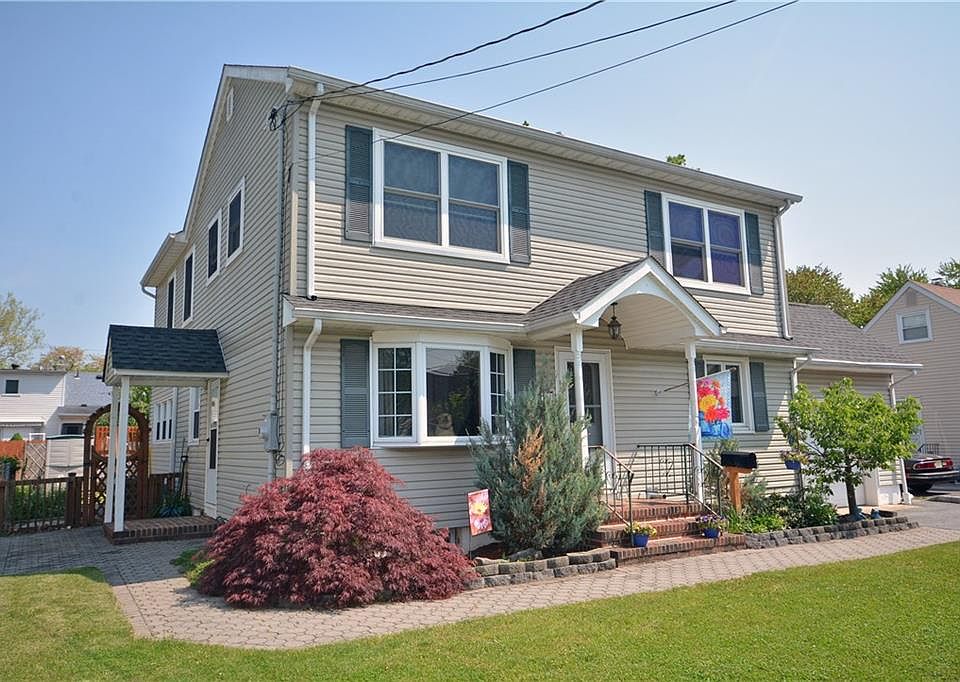 1st image of 144 Garden Dr