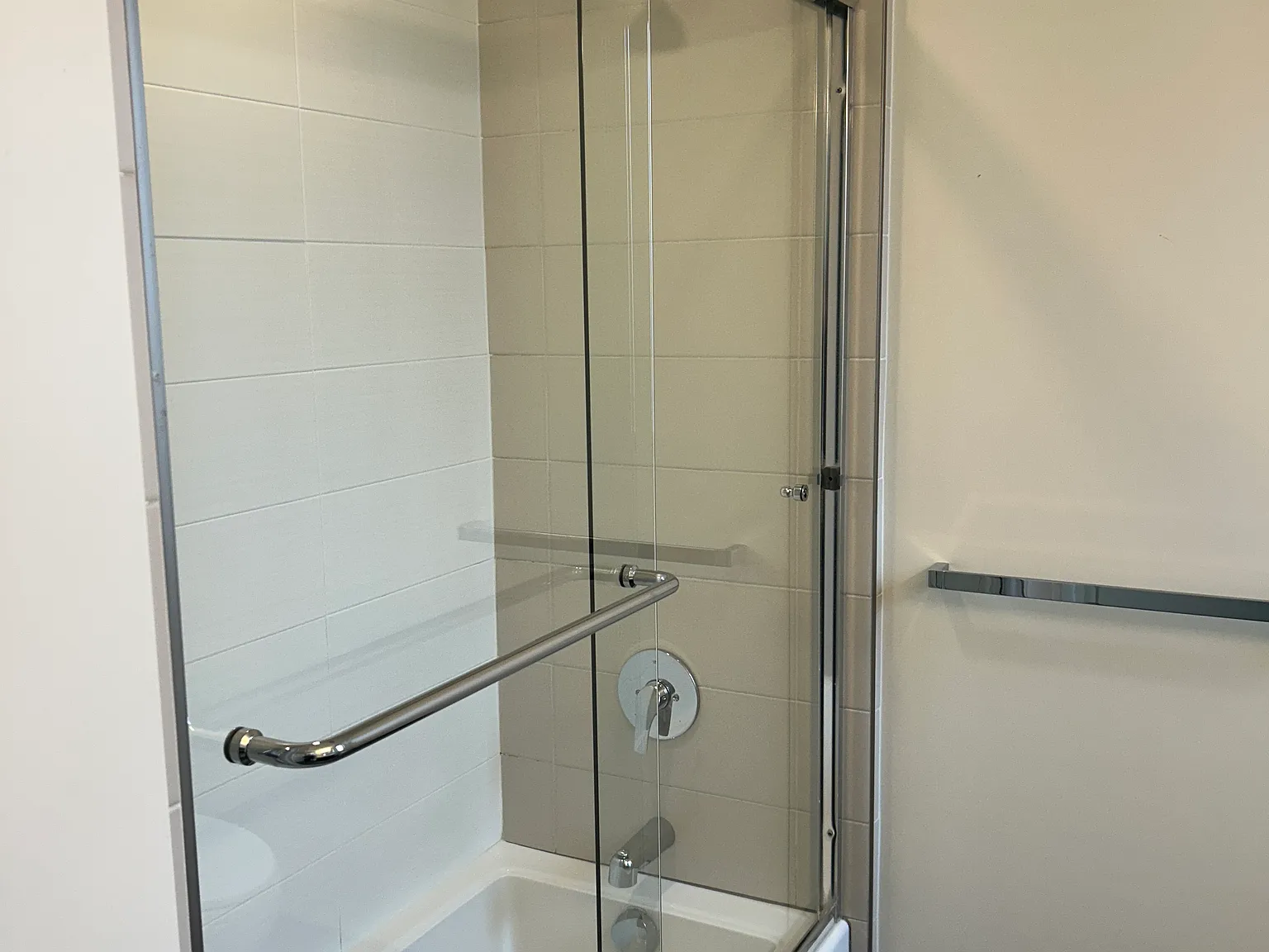 1 bed, $3,895 — Photo 2